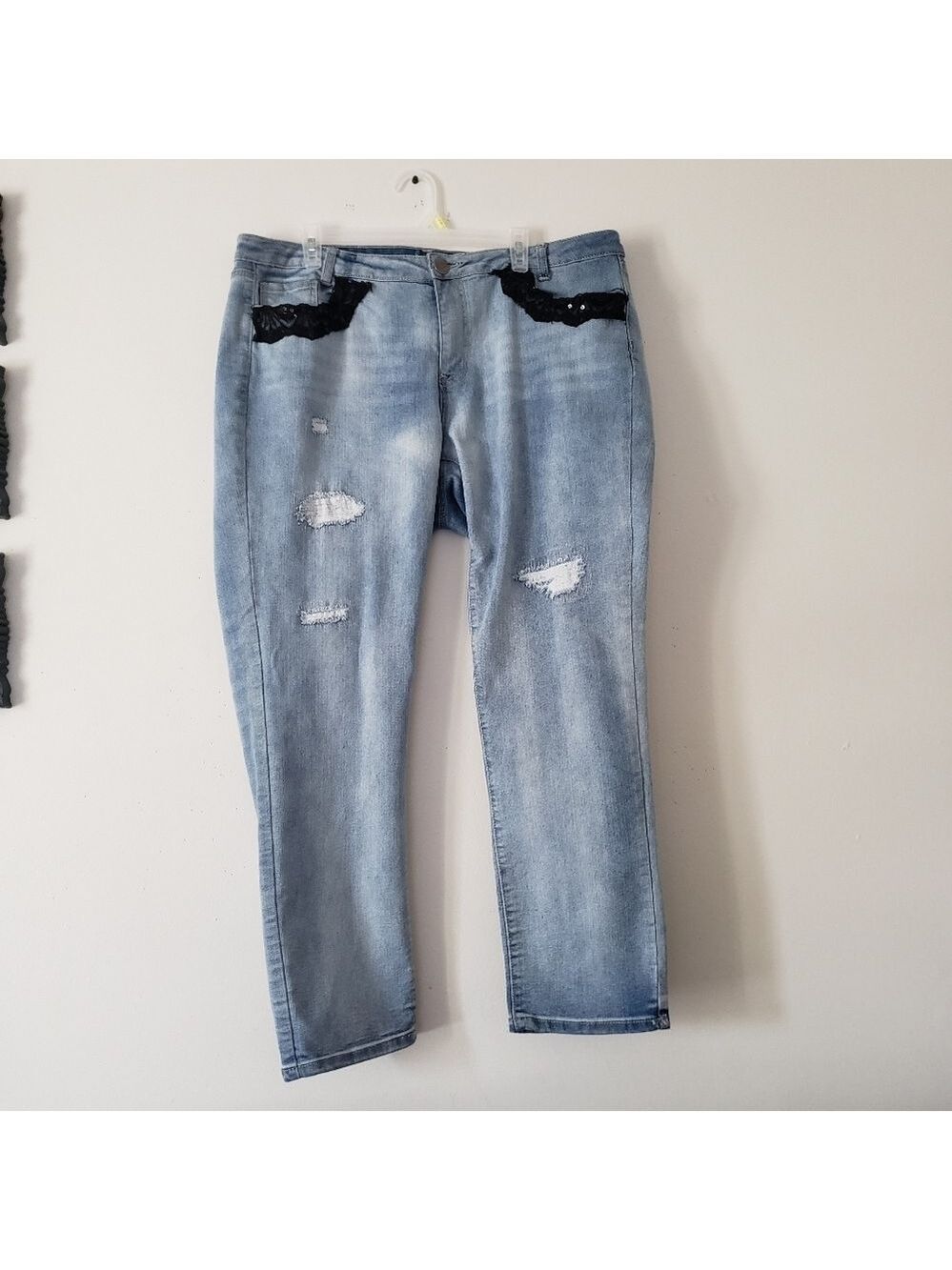 Lot18 Medium Distressed Jeans